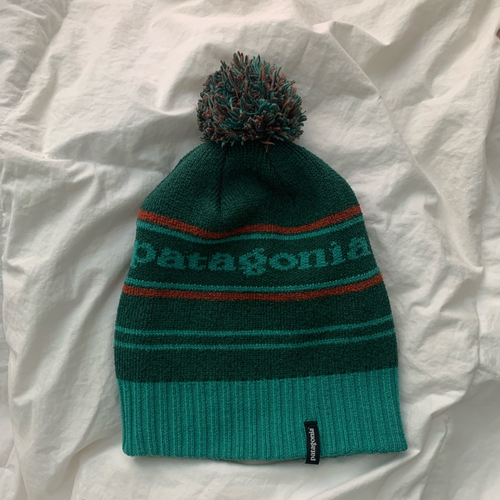 Patagonia green and orange powder town beanie